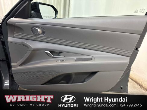 Certified 2025 Hyundai Elantra Sport FWD image 17