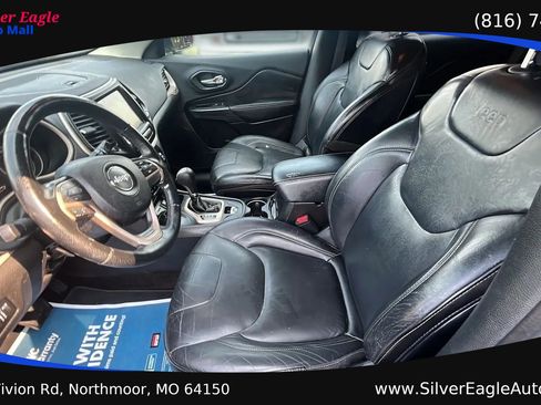 Used 2017 Jeep Cherokee Limited AWD/4WD image 11