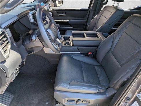 Used 2025 Toyota Tundra Limited AWD/4WD image 16