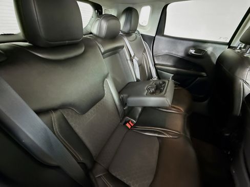 Used 2018 Jeep Compass Latitude w/ Popular Equipment Group image 33