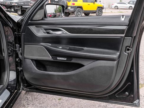 Used 2018 BMW 740i image 52