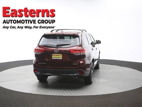 Used 2018 Toyota Highlander Plus AWD/4WD image 38