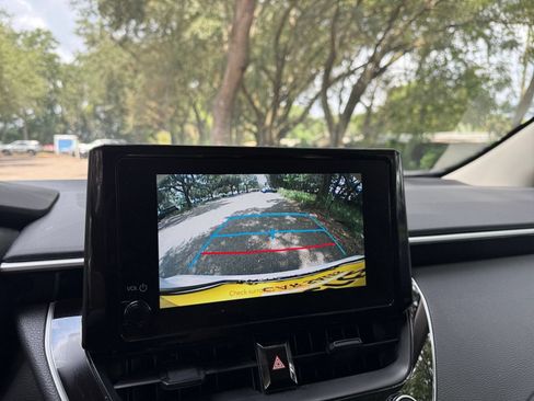 Used 2025 Toyota Corolla LE FWD image 18