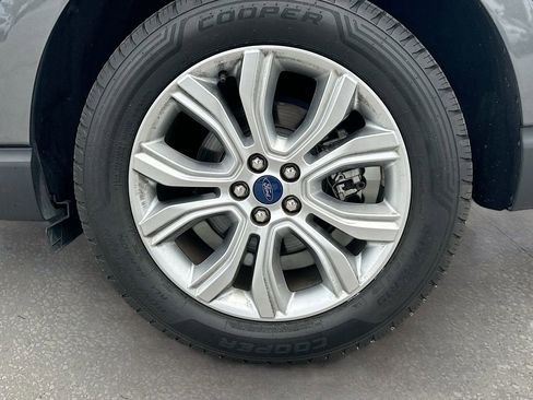 Used 2020 Ford Edge Titanium w/ Equipment Group 301A AWD/4WD image 31