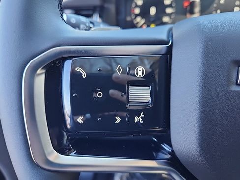 Certified 2025 Land Rover Discovery Sport S image 19