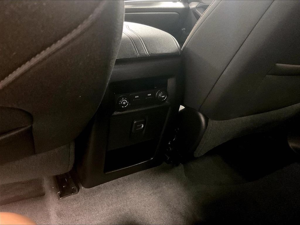 Used 2023 Chevrolet Traverse LT AWD/4WD image 28