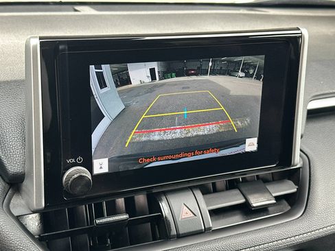 Used 2024 Toyota RAV4 XLE FWD image 17