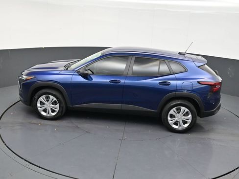 Used 2024 Chevrolet Trax LS FWD image 14