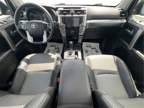 Used 2021 Toyota 4Runner SR5 Premium w/ Moonroof Package RWD image 2
