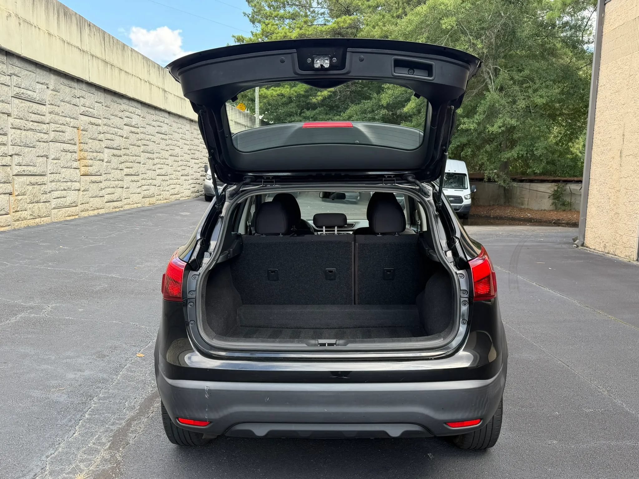 Used 2018 Nissan Rogue Sport S AWD/4WD image 34