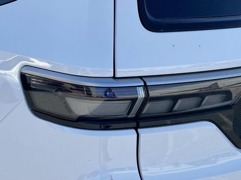 New 2026 Jeep Grand Wagoneer 2WD image 10