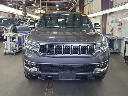 Used 2024 Jeep Wagoneer 4WD w/ HD Trailer Tow Package image 5