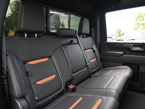 Used 2024 GMC Sierra 2500 AT4 w/ AT4 Premium Plus Package AWD/4WD image 23