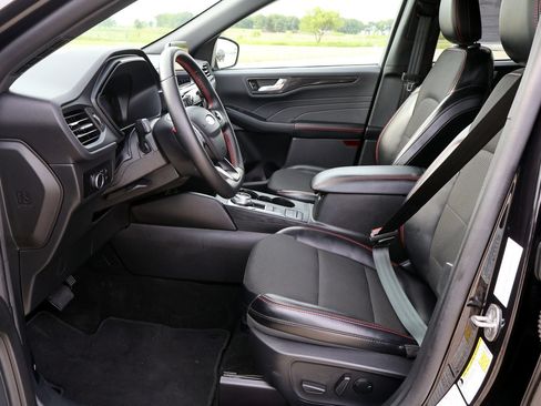 Used 2025 Ford Escape ST-Line AWD/4WD image 18