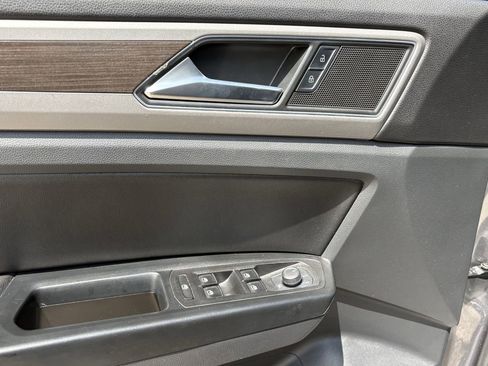 Used 2019 Volkswagen Atlas SE FWD image 11