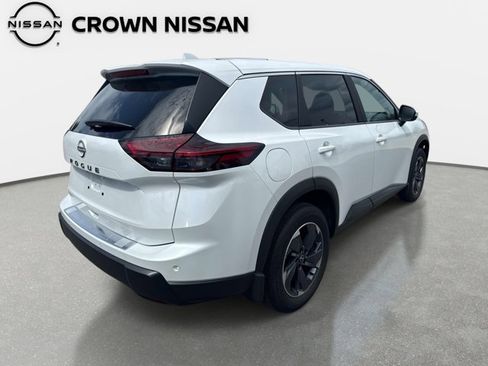 Certified 2026 Nissan Rogue SV FWD image 7