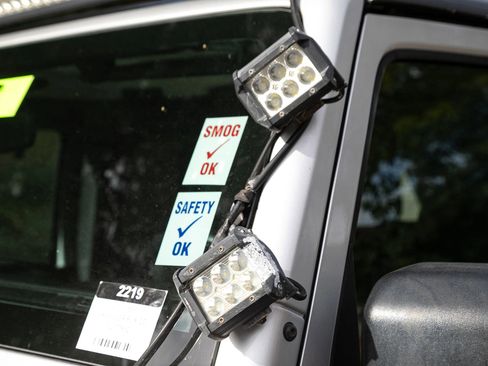 Used 2012 Jeep Wrangler Unlimited Rubicon w/ Connectivity Group image 16