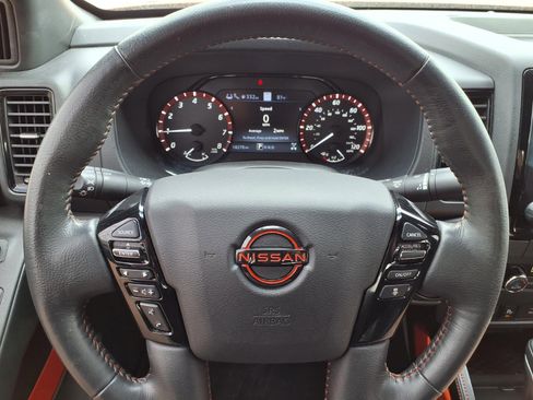 Used 2023 Nissan Frontier PRO-4X w/ Pro Convenience Package AWD/4WD image 12
