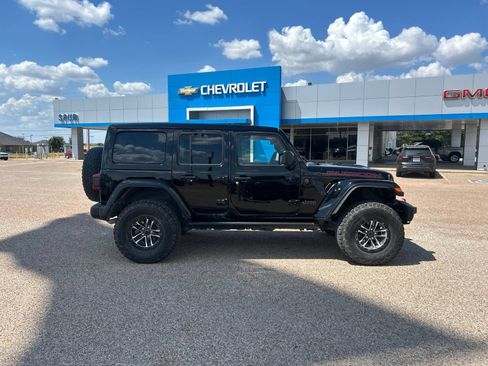 Used 2024 Jeep Wrangler Unlimited Rubicon AWD/4WD image 5