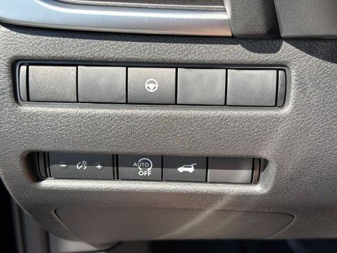 Certified 2026 Nissan Rogue SV FWD image 11