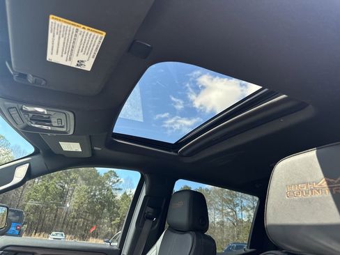 Used 2024 Chevrolet Silverado 1500 High Country w/ Technology Package image 33