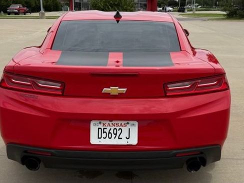 Used 2017 Chevrolet Camaro LT RWD image 12