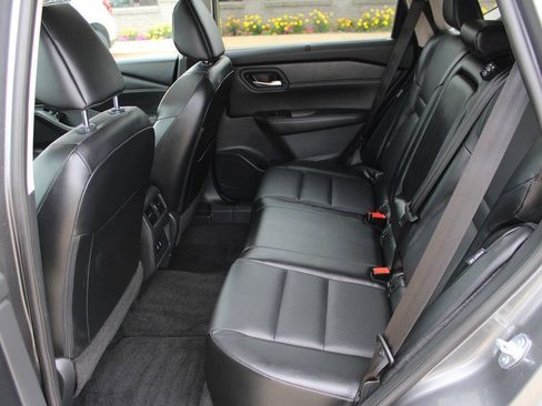 Used 2025 Nissan Rogue SV w/ SV Premium Package AWD/4WD image 9