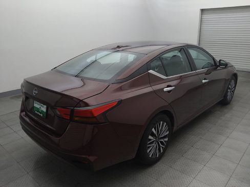 Used 2025 Nissan Altima 2.5 SV FWD image 9