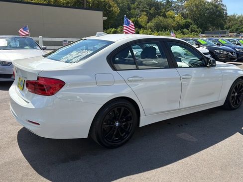 Used 2018 BMW 320i xDrive Sedan w/ Convenience Package AWD/4WD image 5