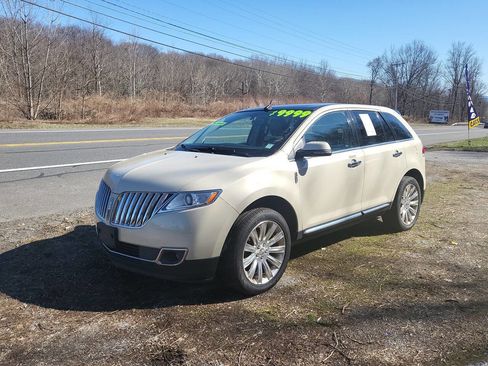 Used 2015 Lincoln MKX AWD w/ Equipment Group 102A image 3