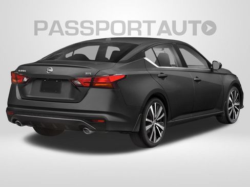 Used 2019 Nissan Altima 2.5 SR w/ SR Premium Package FWD image 2