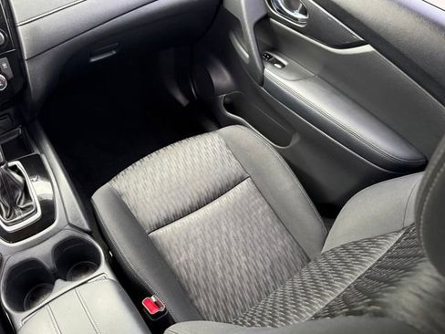 Used 2019 Nissan Rogue SV AWD/4WD image 23