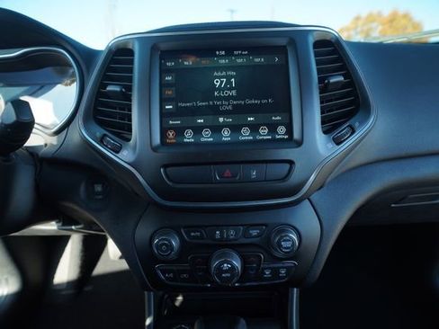 Used 2022 Jeep Cherokee Trailhawk image 29