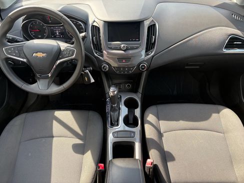 Used 2019 Chevrolet Cruze LS w/ LS Convenience Package FWD image 2