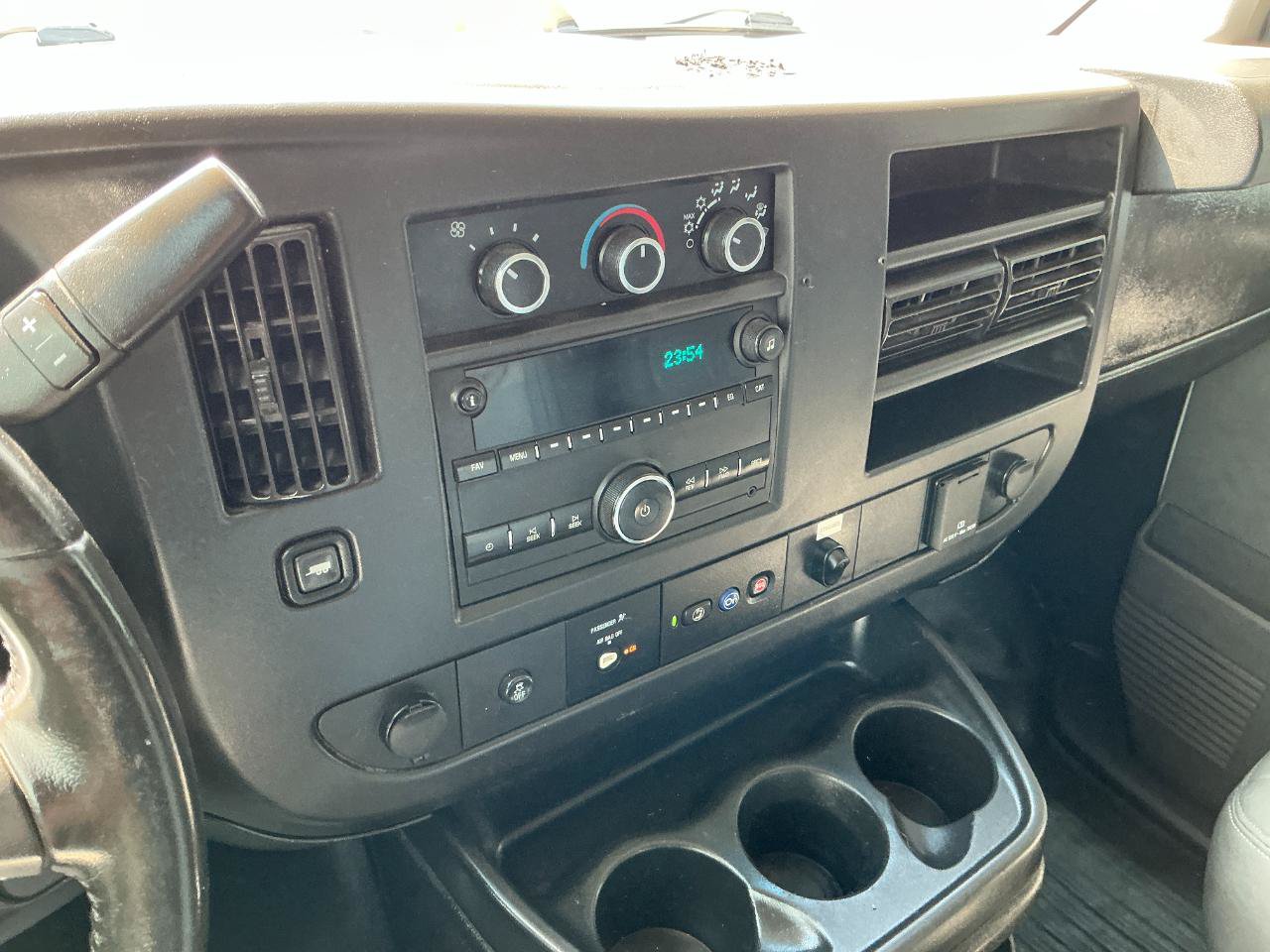 Used 2021 Chevrolet Express 3500 w/ Power Convenience Package RWD image 12