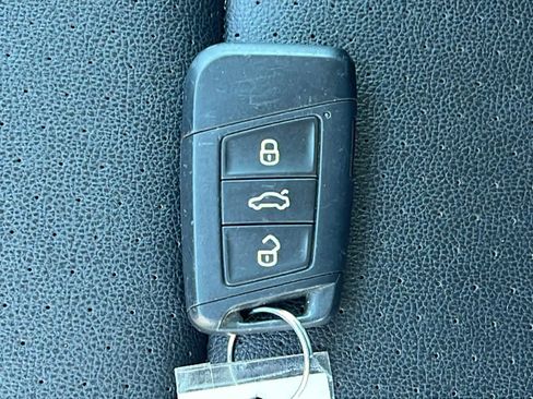 Used 2018 Volkswagen Atlas SE FWD image 29