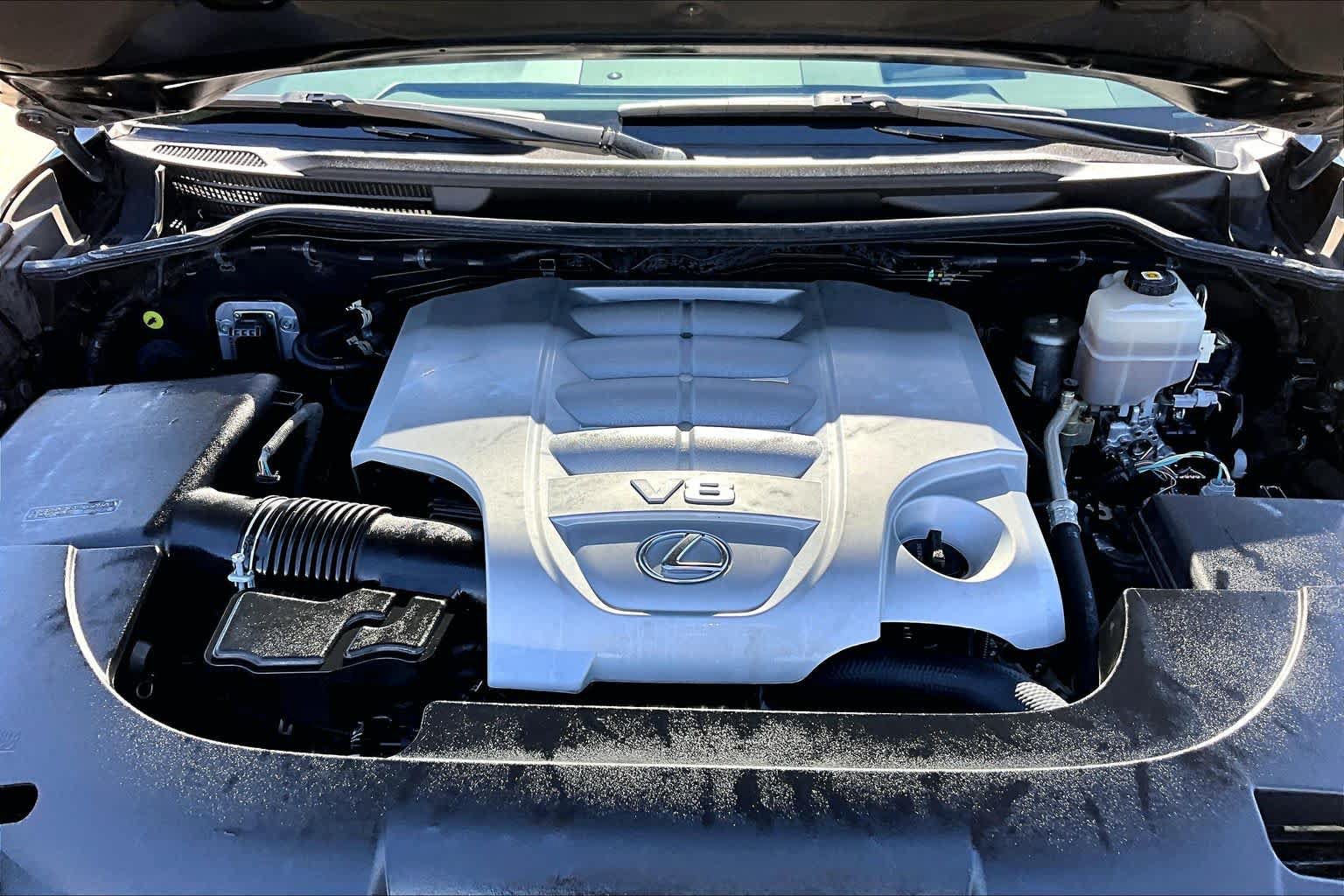 Used 2021 Lexus LX 570 4WD w/ Luxury Package image 32