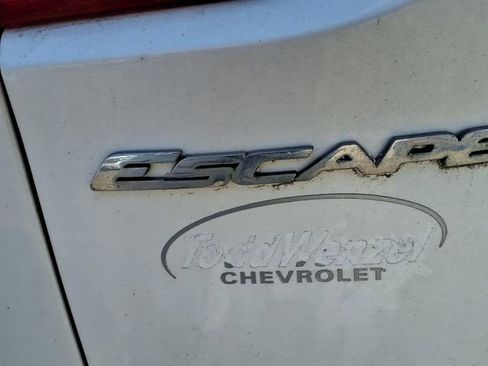 Used 2015 Ford Escape SE image 12