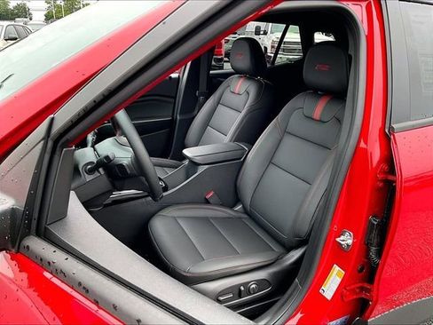 New 2026 Chevrolet Trax RS w/ Sunroof Package FWD image 10