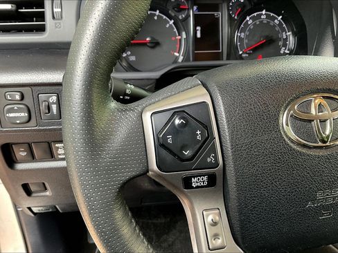 Used 2020 Toyota 4Runner SR5 Premium AWD/4WD image 11