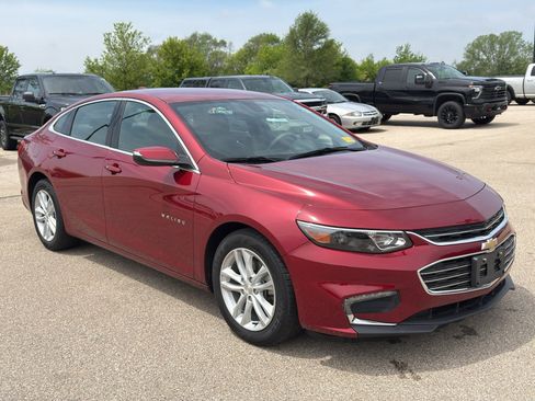 Used 2017 Chevrolet Malibu LT FWD image 8