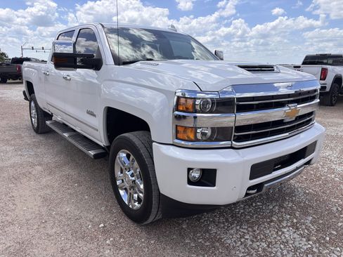 Used 2019 Chevrolet Silverado 2500 High Country w/ Duramax Plus Package AWD/4WD image 8