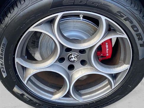 Used 2022 Alfa Romeo Stelvio Ti image 33