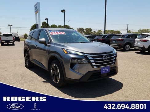 Used 2024 Nissan Rogue SV FWD image 1