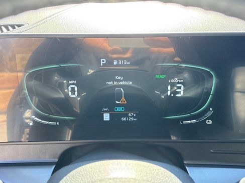 Used 2023 Kia Sportage EX w/ EX Premium Package image 19