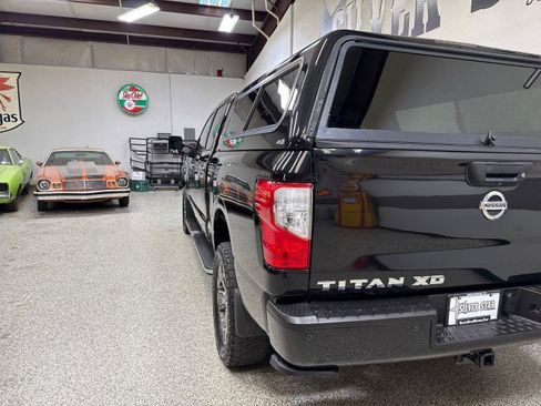 Used 2018 Nissan Titan SL w/ Chrome Package image 9