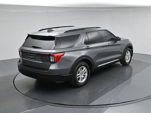 Used 2025 Ford Explorer Active RWD image 38