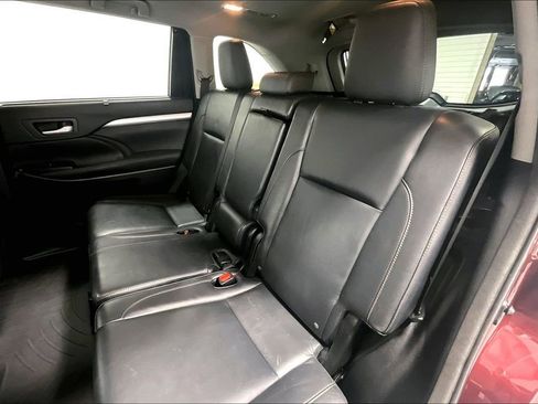 Used 2015 Toyota Highlander XLE image 36