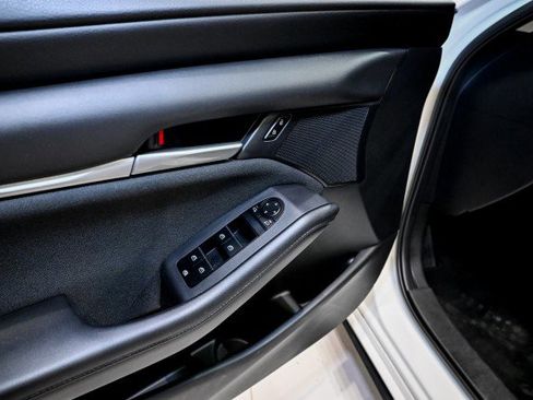 Used 2021 MAZDA MAZDA3 s image 17