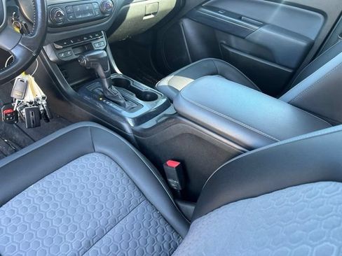 Used 2019 Chevrolet Colorado Z71 AWD/4WD image 11